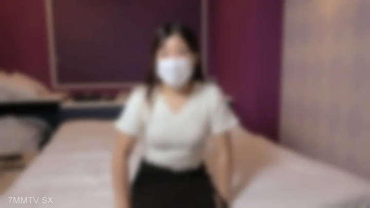 fc2-ppv-4793291-那個素人少女已經成年回歸了。她生平第一次嘗試剃毛，粉紅色的陰戶逐漸從毛茸茸的陰戶中顯露出來